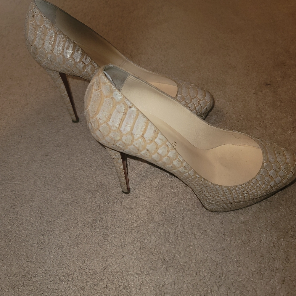 Christian Louboutin Pumps !